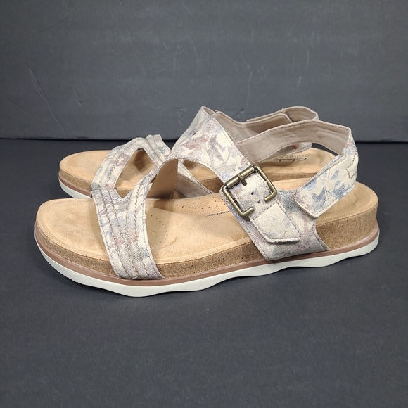 Clarks Shoes - Clark’s Collection Adjustable Sandals Brynn Step SAND FLORAL Women US 9.5W